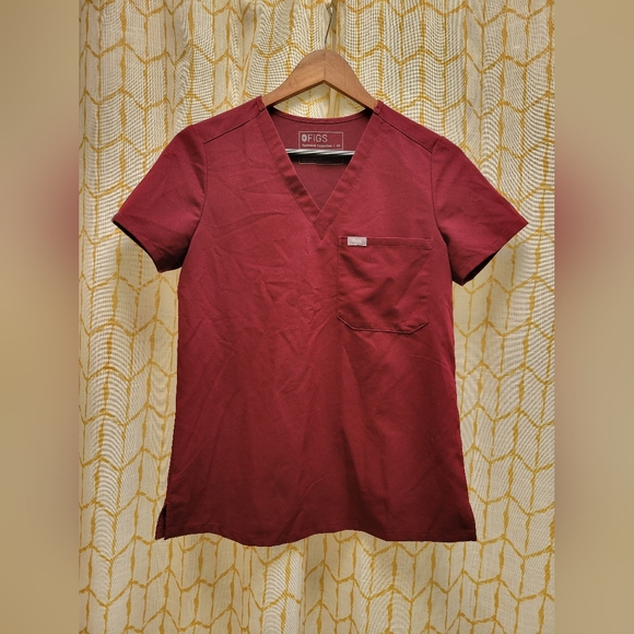 Figs burgundy scrub set β€οΈ - Picture 3 of 4